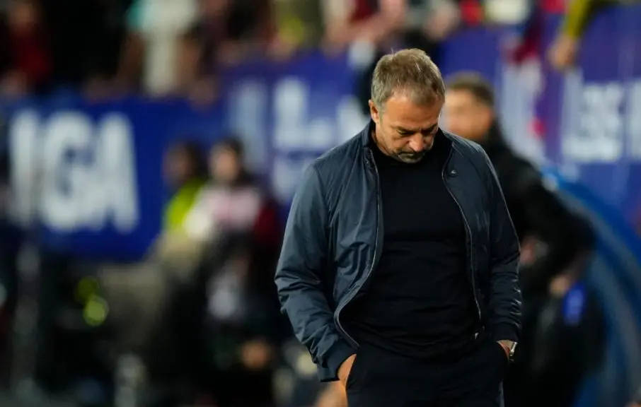 巴萨内部矛盾激化？主帅弗里克质疑球员态度 球员反驳高位战术不适应现状